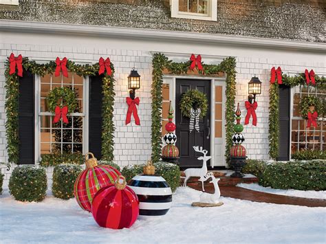 Outdoor Christmas Decorations .